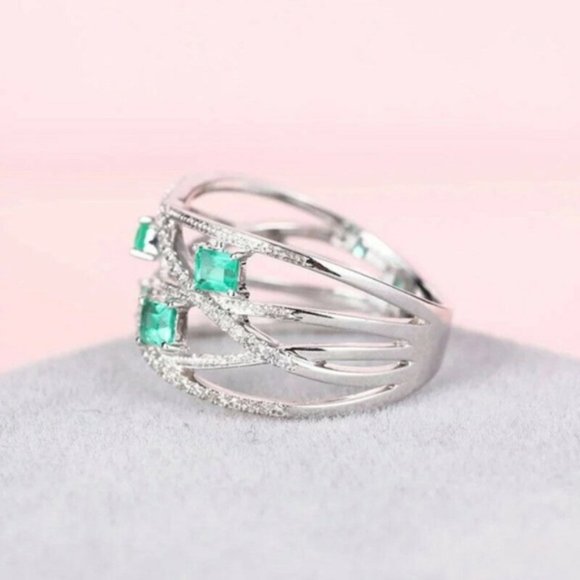 Beautiful 925 Silver Silver Ring Emerald Ring New - Picture 2 of 5